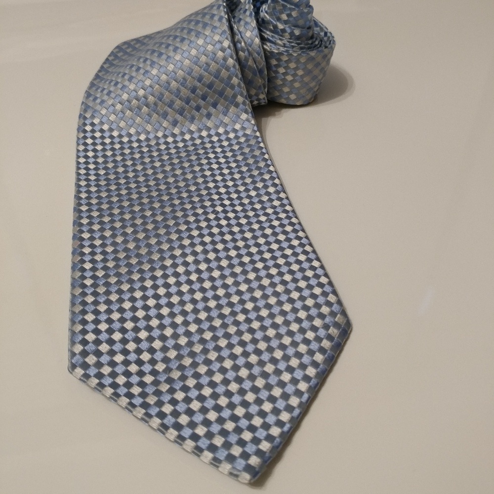 Geoffrey Beene All Silk Necktie